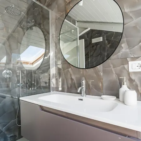 Attico Bella Aparthotel *